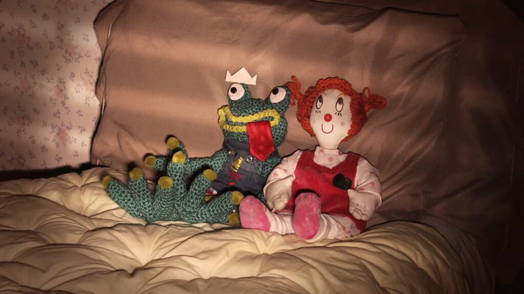 Shaggy Ann and Randy Frog: A Stop-Motion Love Storysex dolls HD videos